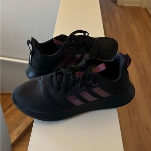 “Adidas”women’s sneakers.(Cloud foam comfort).Size-9,color-black.(Like new)🖤